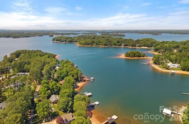 Welcome to 236 Tuskarora Trail, a show-stopping Mooresville - photo 37