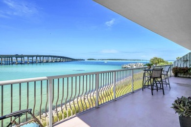 Welcome to 'Fort Destin', where you'll find a unique waterfront - photo 8