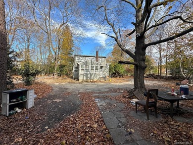 Redeveopment opportunity. Oversized lot in prime location close - photo 11