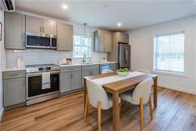 FIRST FLOOR - 1 Level Luxury! Beautiful new 1-bedroom units in - photo 7
