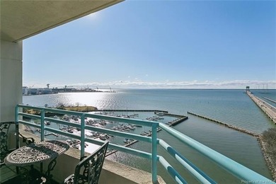 Truly one-of-a-kind at just over 2400 sq ft, this spectacular - photo 2