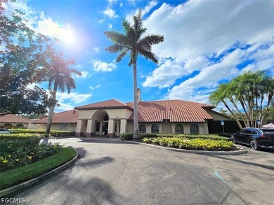 Enjoy panoramic unobstructed golf course & lake views with a - photo 33
