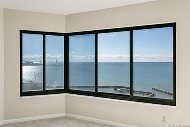 Truly one-of-a-kind at just over 2400 sq ft, this spectacular - photo 6
