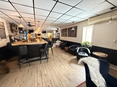 Great opportunity to own a very popular local landmark that has - photo 4