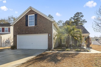 Welcome to this beautifully fully renovated 3 bedrooms, 2 and a - photo 1