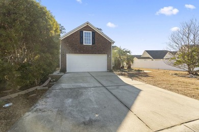 Welcome to this beautifully fully renovated 3 bedrooms, 2 and a - photo 2