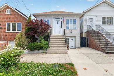 Turn-Key Perfection in the Heart of Pelham Bay! Welcome home to - photo 3