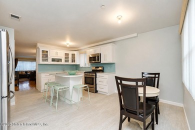 Welcome to 29 Natalie Court, an immaculate 4-bedroom, 3.5-bath - photo 7