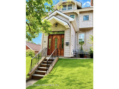 Welcome to this well-maintained single-family home located on - photo 1