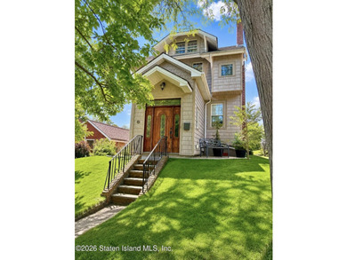 Welcome to this well-maintained single-family home located on - photo 2