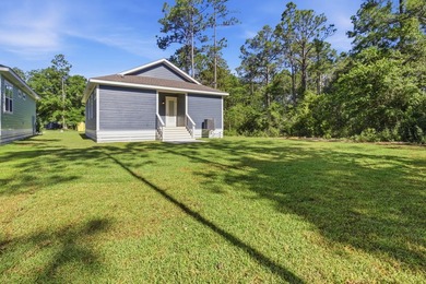 This beautifully finished 3 bed, 2.5 bath home offers 1,372 sqft - photo 8