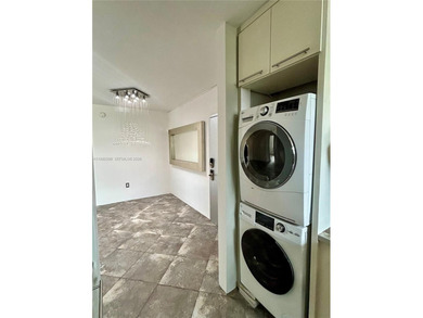 Perfectly located on iconic Lincoln Road  minutes to Trader