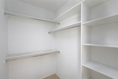2 bed 2 bath about 12 minutes from the London Bridge. Discover - photo 13