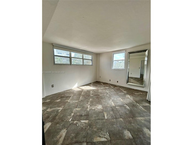 Perfectly located on iconic Lincoln Road  minutes to Trader