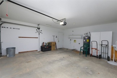 2 bed 2 bath about 12 minutes from the London Bridge. Discover - photo 19