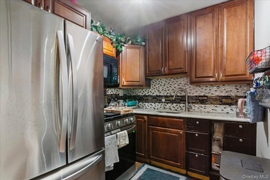 Welcome home to 1020 E. 213th Street, Bronx, NY 10469 - photo 5
