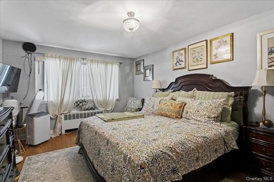 Welcome home to 1020 E. 213th Street, Bronx, NY 10469 - photo 10