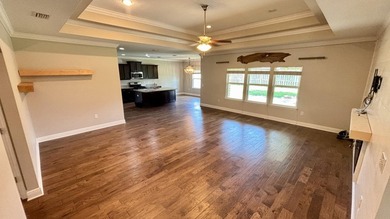 25 mins to the beach! Welcome to 400 Lilly Bell, open-plan - photo 7