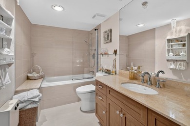 Exceptional view of the St. Lawrence River | Top floor. This - photo 5