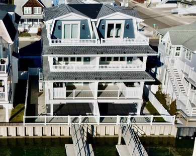 Introducing a rare bayfront offering of exceptional pedigree - photo 2