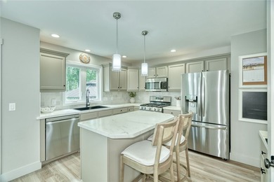 STYLISH UPDATES. INCREDIBLE SPACE. PRIVATE BACKYARD OASIS - photo 15
