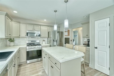 STYLISH UPDATES. INCREDIBLE SPACE. PRIVATE BACKYARD OASIS - photo 16