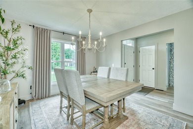 STYLISH UPDATES. INCREDIBLE SPACE. PRIVATE BACKYARD OASIS - photo 17
