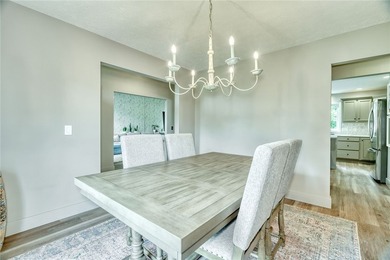 STYLISH UPDATES. INCREDIBLE SPACE. PRIVATE BACKYARD OASIS - photo 18