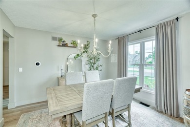 STYLISH UPDATES. INCREDIBLE SPACE. PRIVATE BACKYARD OASIS - photo 19