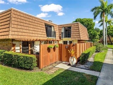 Pine Island Ridge Lakes Townhome/Townhouse For Sale in Davie Florida