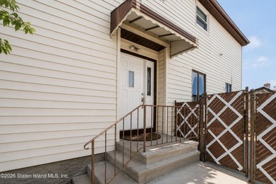 Welcome to 308 Travis Avenue, Staten Island, NY a beautifully - photo 4
