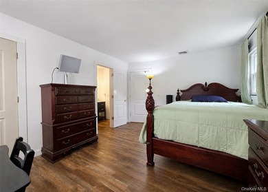 Come see this beautifully renovated Cape Cod-style home located - photo 9