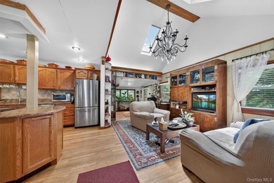 This charming 2-bedroom, 2 full bathroom ranch style house in - photo 6