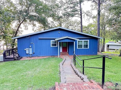 Lake Jacksonville 3B2B home with boathouse & beautiful view of - photo 1