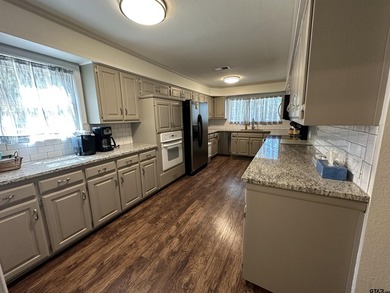 Lake Jacksonville 3B2B home with boathouse & beautiful view of - photo 3
