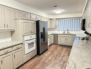 Lake Jacksonville 3B2B home with boathouse & beautiful view of - photo 6