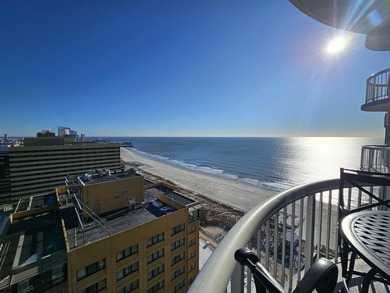 This beautifully appointed studio residence offers approximately