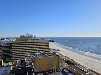 This beautifully appointed studio residence offers approximately