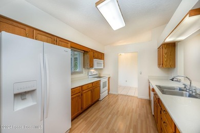 Located in a sought-after resort-style country club community - photo 11
