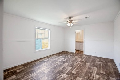 Welcome to this beautifully designed Champion Lake Manor model - photo 14