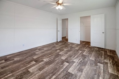 Welcome to this beautifully designed Champion Lake Manor model - photo 16