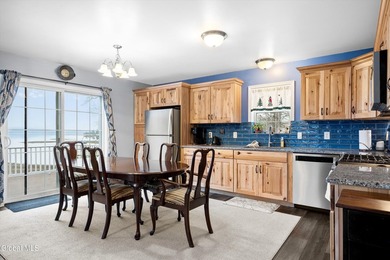 Wake up to panoramic views of the Great Sacandaga Lake and end - photo 17