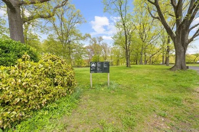 Corner Unit!! Bright and spacious 2-bedroom, 1-bath garden-level - photo 21