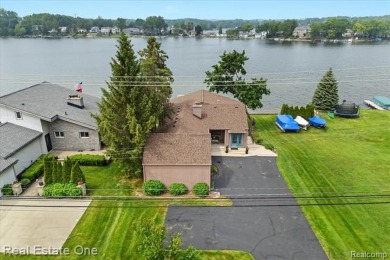 Lake Home Sale Pending in White Lake, Michigan