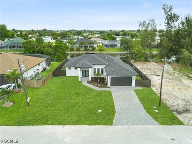 Stunning New Construction Pool Home! Experience modern luxury in - photo 32