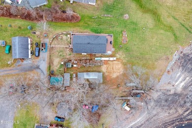 Wake up to panoramic views of the Great Sacandaga Lake and end - photo 46