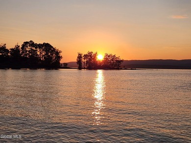 Wake up to panoramic views of the Great Sacandaga Lake and end - photo 48