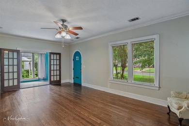 Welcome home to this charming 3 bedroom 1.5 bath Broadmoor - photo 3