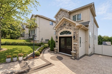 Custom built exceptional home presents an opportunity for buyers - photo 2