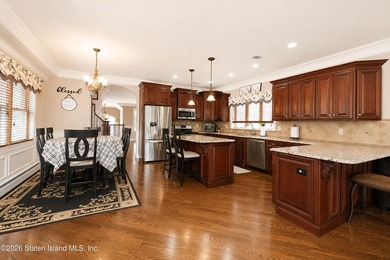 Custom built exceptional home presents an opportunity for buyers - photo 5